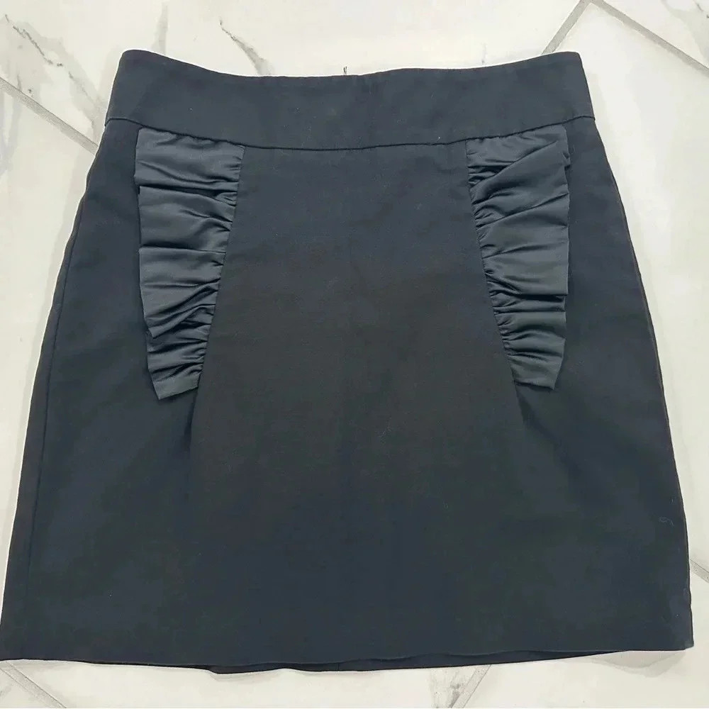 French Connection Women’s Black Ruffle Mini Skirt Size 2 Pockets Zipper Back